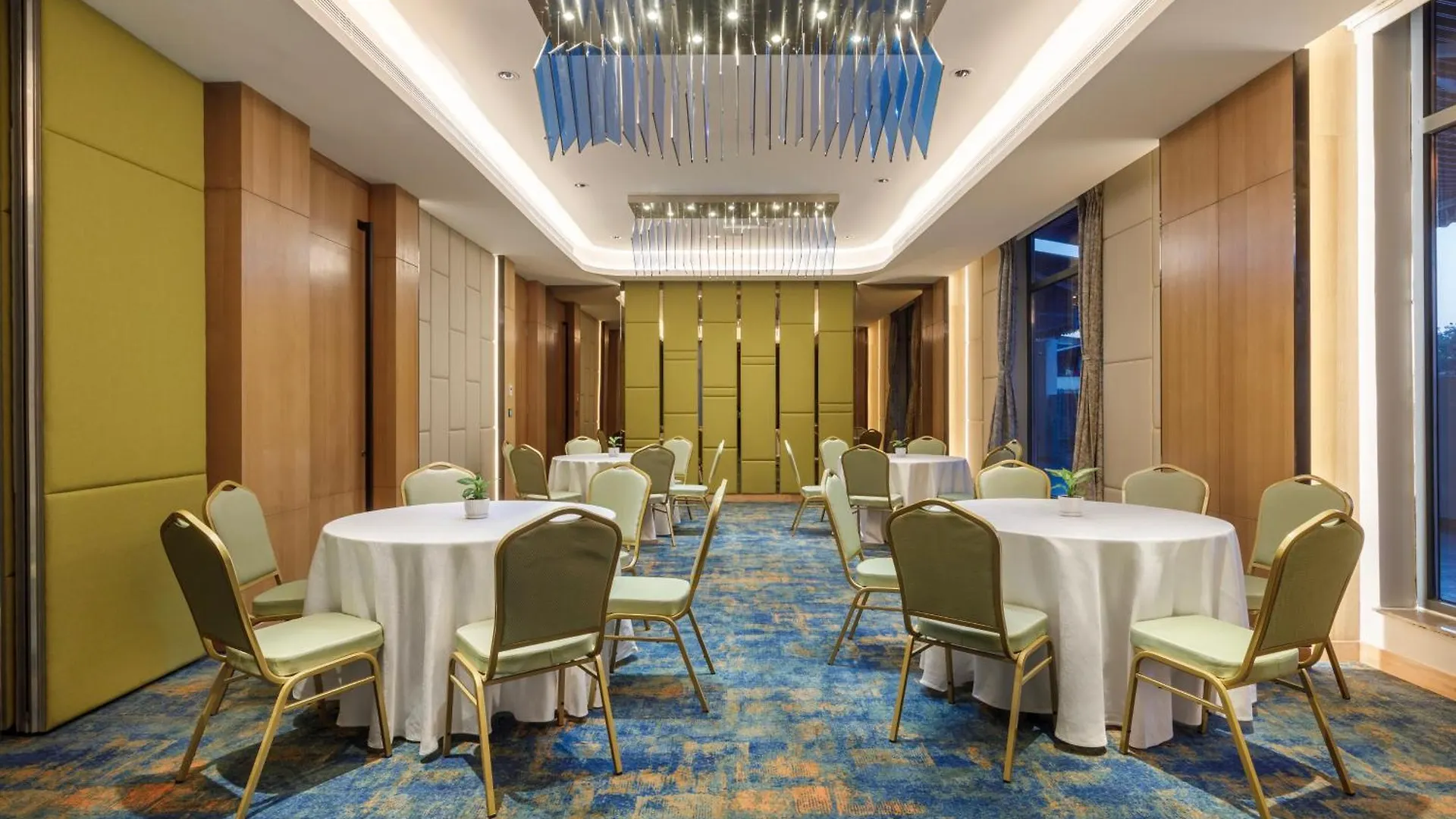 Holiday Inn Express Kathmandu Naxal By Ihg